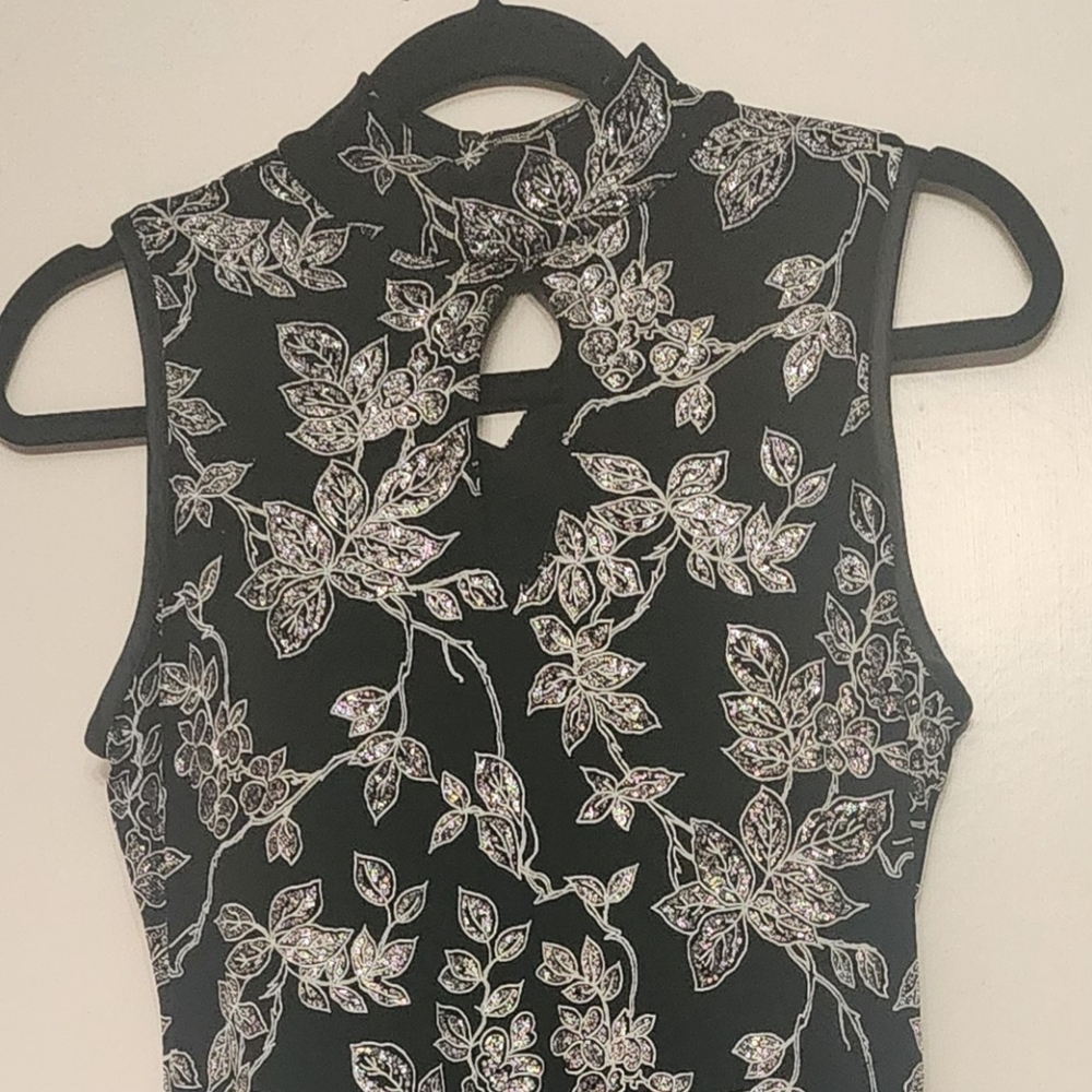 BLACK FLOWERED GLITTER GOWN